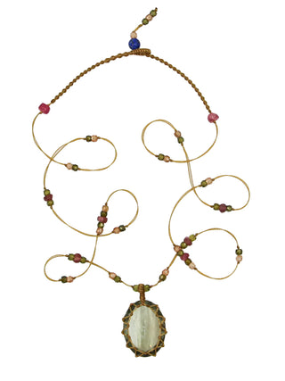 A micro-macrame necklace, with a green amethyst pendant and decorated with pink tourmaline and zirconium beads.