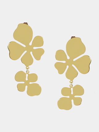 Gold earrings with double-shapes of flowers.